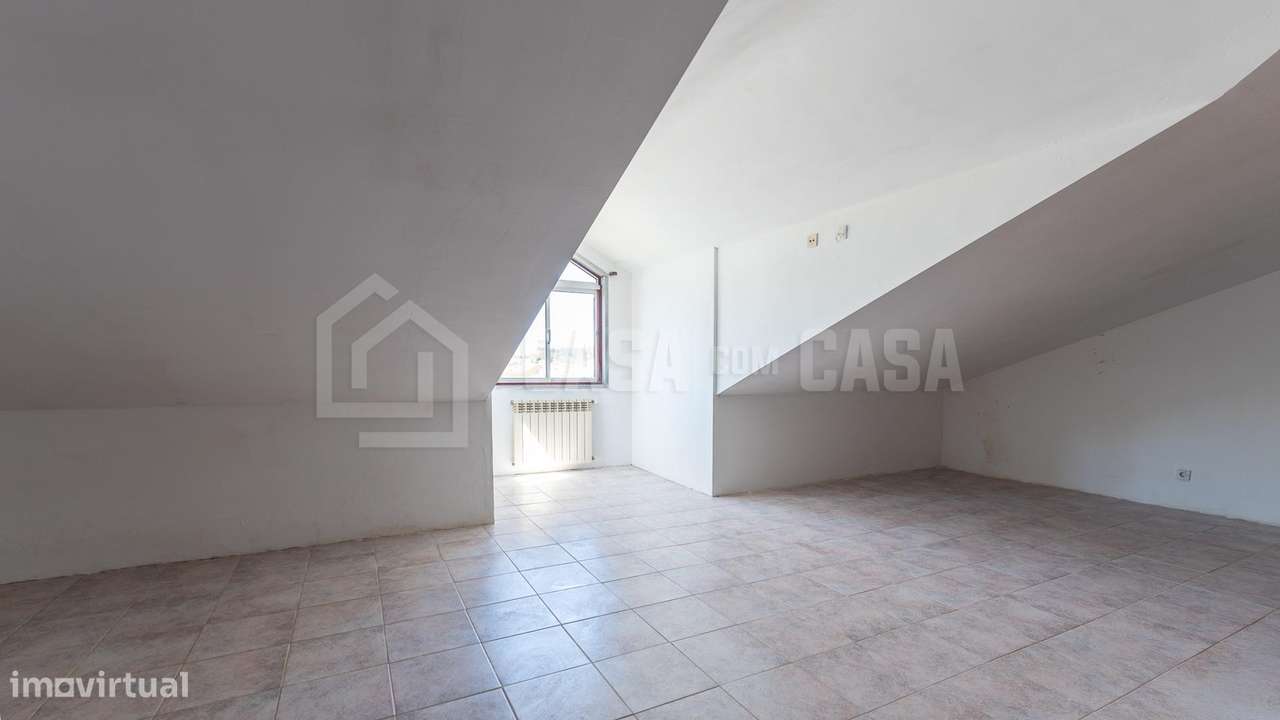 Apartamento T3 Duplex S. J. Carreira-13