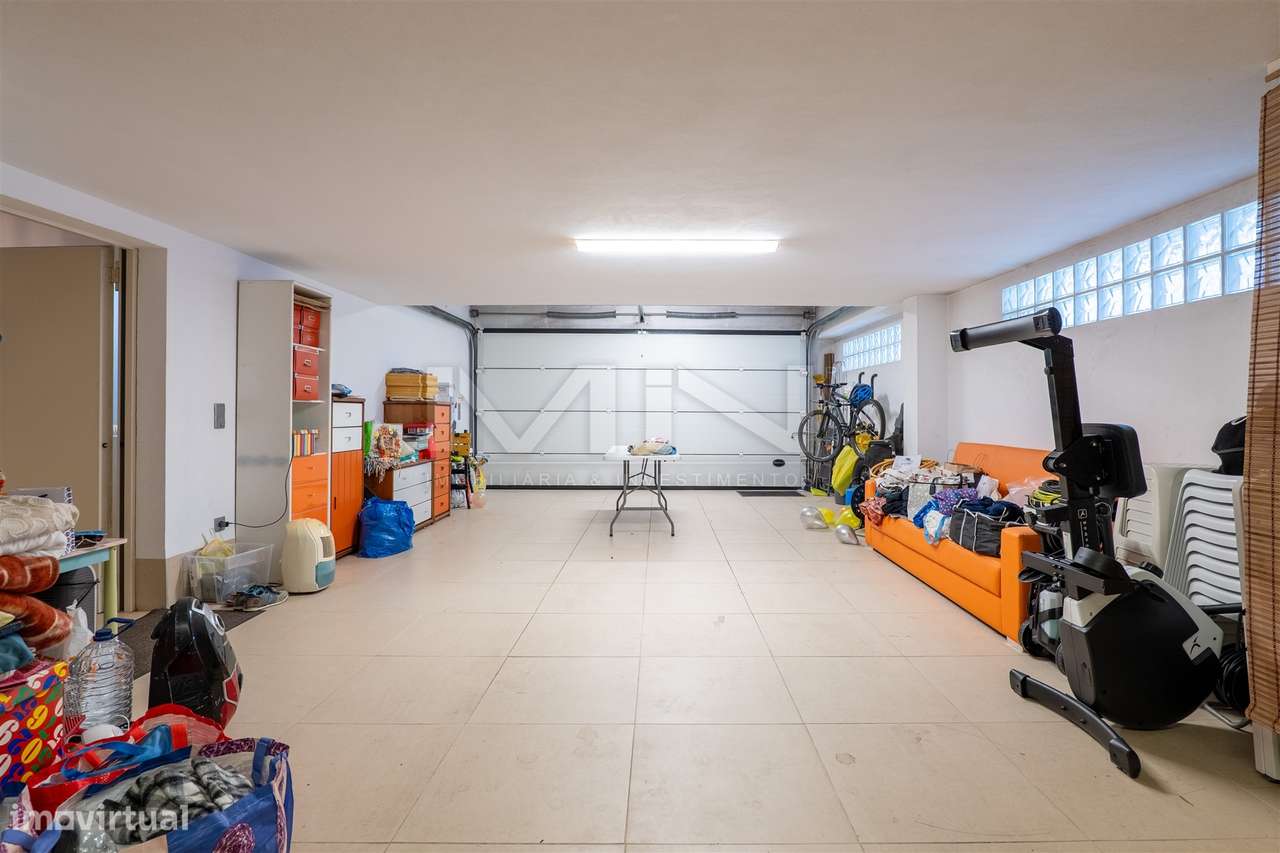 Moradia T3+1 - Exclusividade, Design e Conforto Superior-39