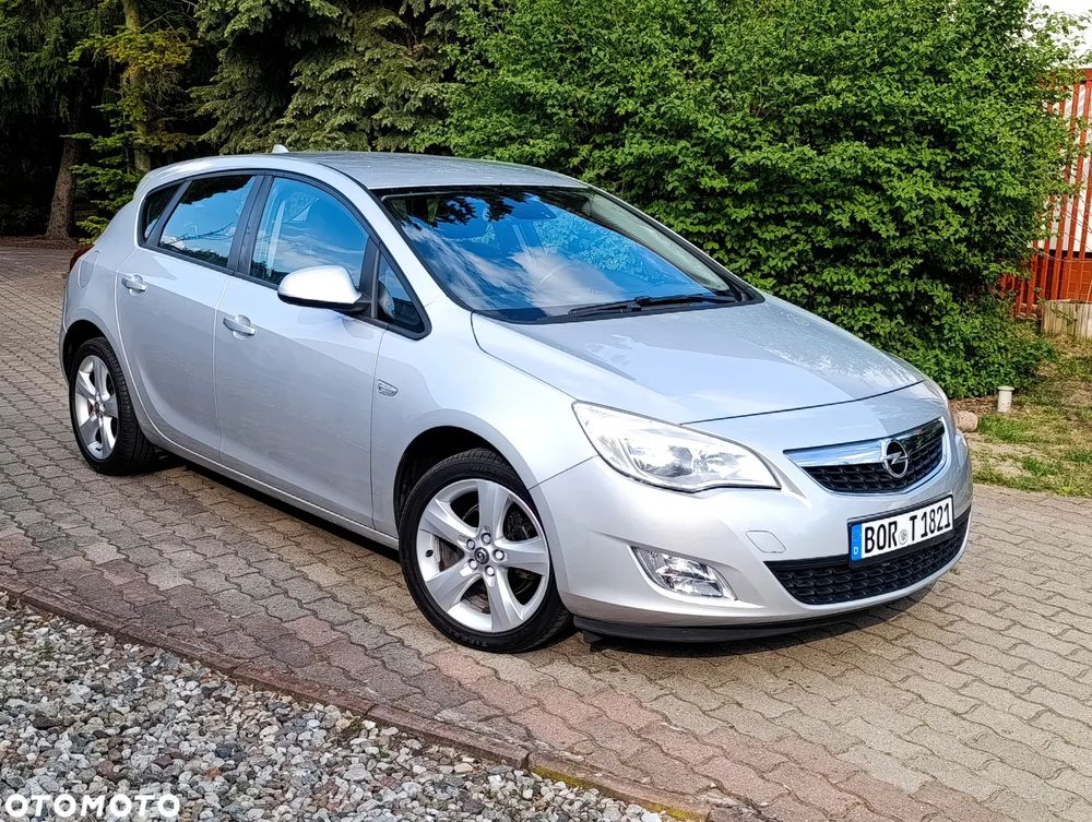Opel Astra J (2009-2019) 1.6 Design Edition 2010