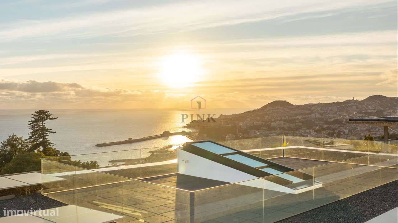 Moradia de Luxo com Piscina - T4 no Funchal-13