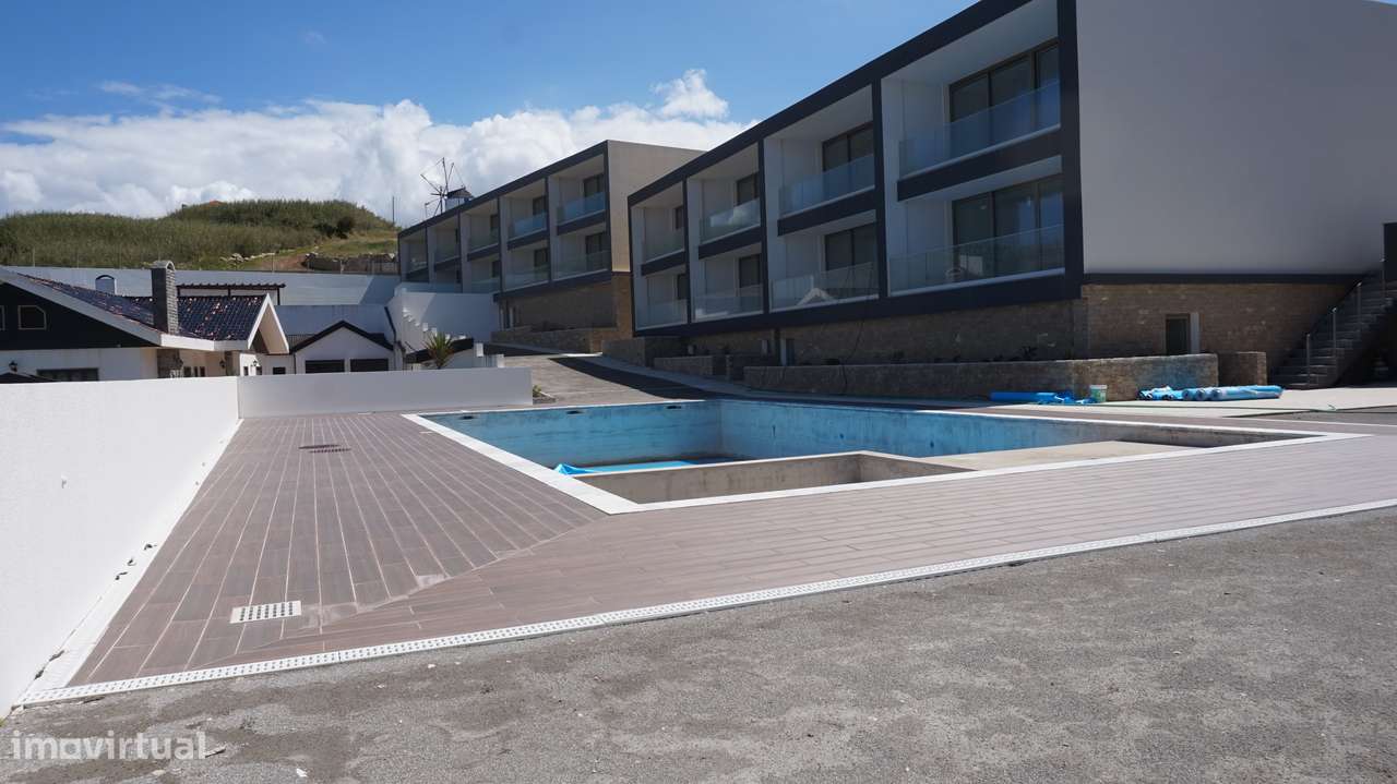 **Moradia Geminada com Vista Mar e pátio na Costa de Prata**-0