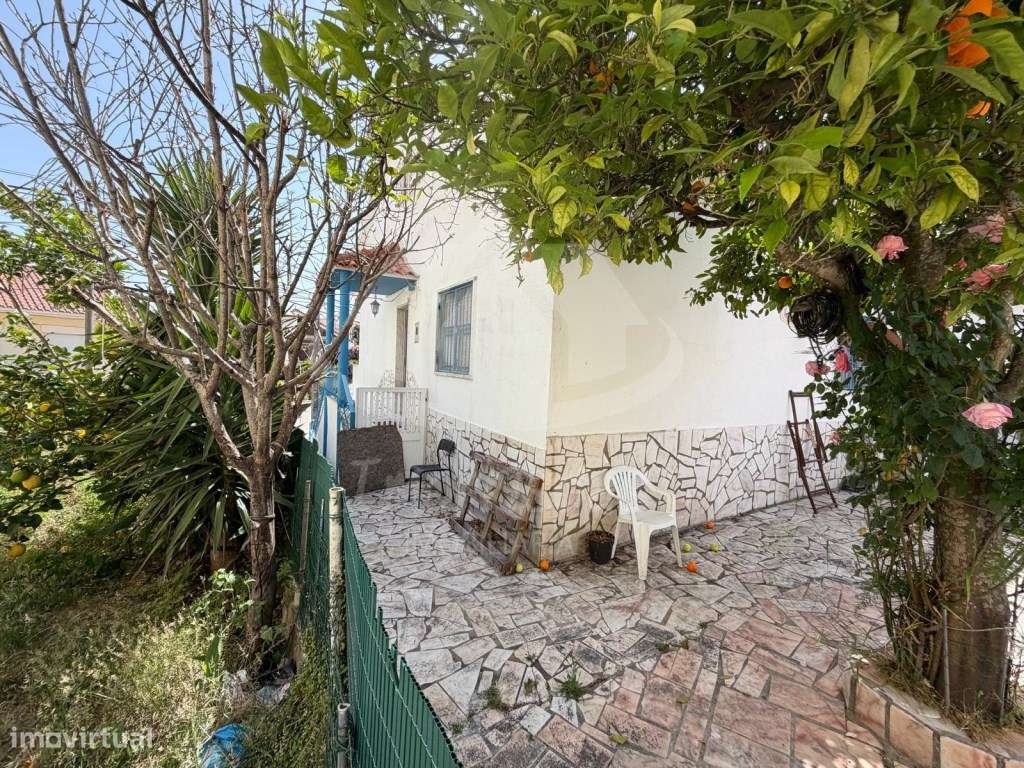 MORADIA T3 COM ENORME POTENCIAL | BAIRRO DA FRATERNIDADE-8