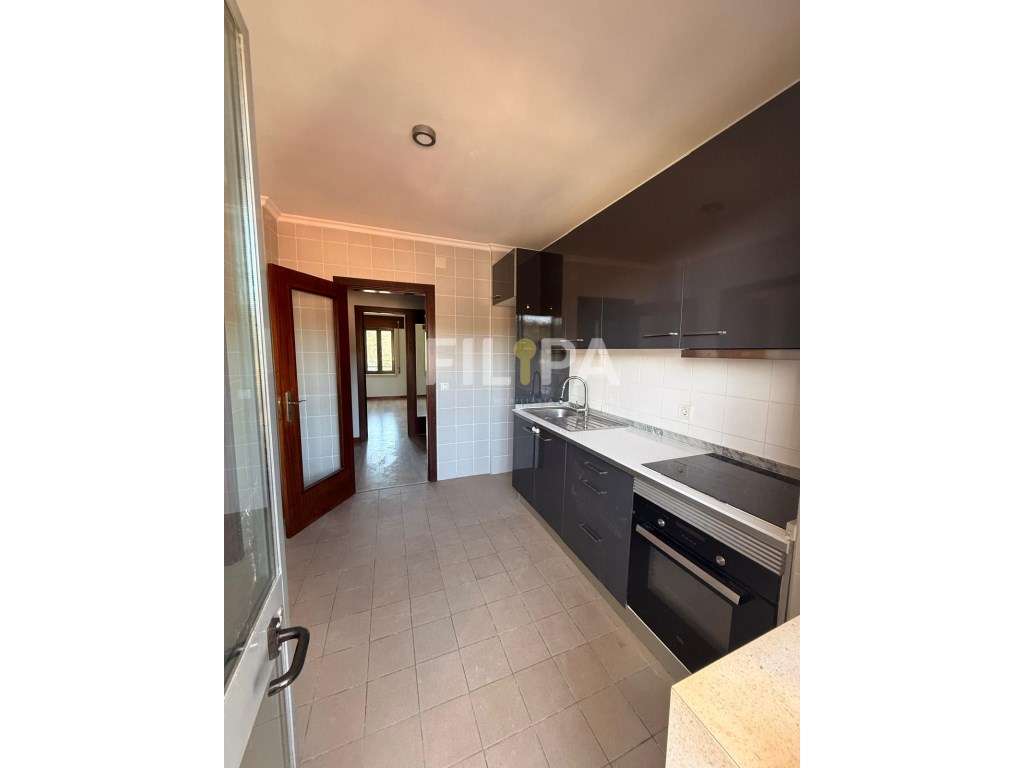 Excelente T1 com varanda, garagem e arrumo - Centro de Valongo - Grande imagem: 2/15