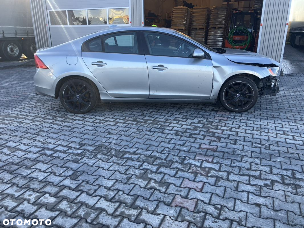 Volvo S60 T5 Geartronic RDesign - 4