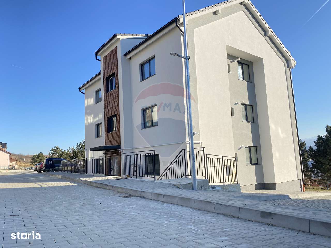 Garsoniera de vanzare - Imagine principală: 3/4