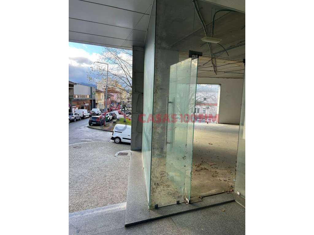 Loja com licença para pastelaria em Vale de Cambra - Grande imagem: 5/35