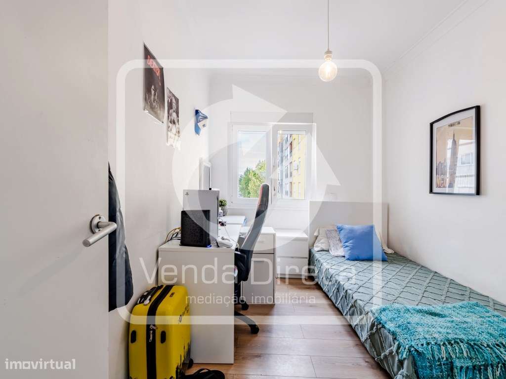 Apartamento T3 com 2 varandas no centro de Setúbal.-13