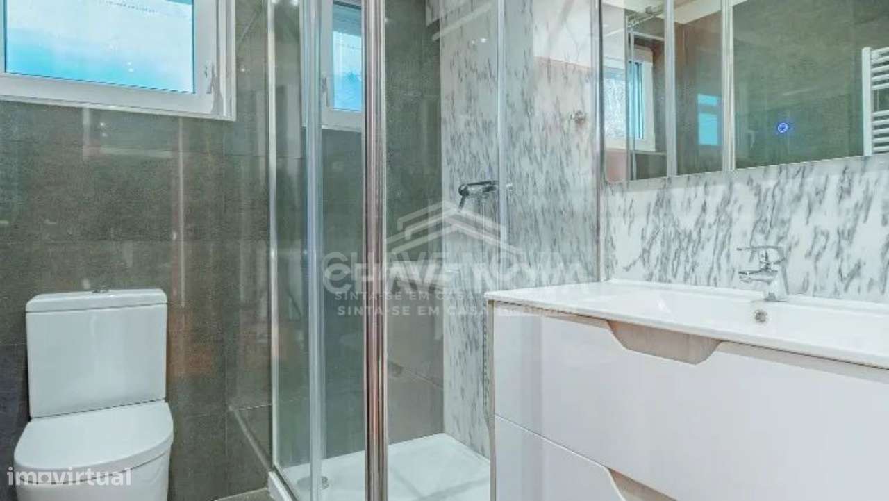 Apartamento T2 Praça das Flores, Porto-14