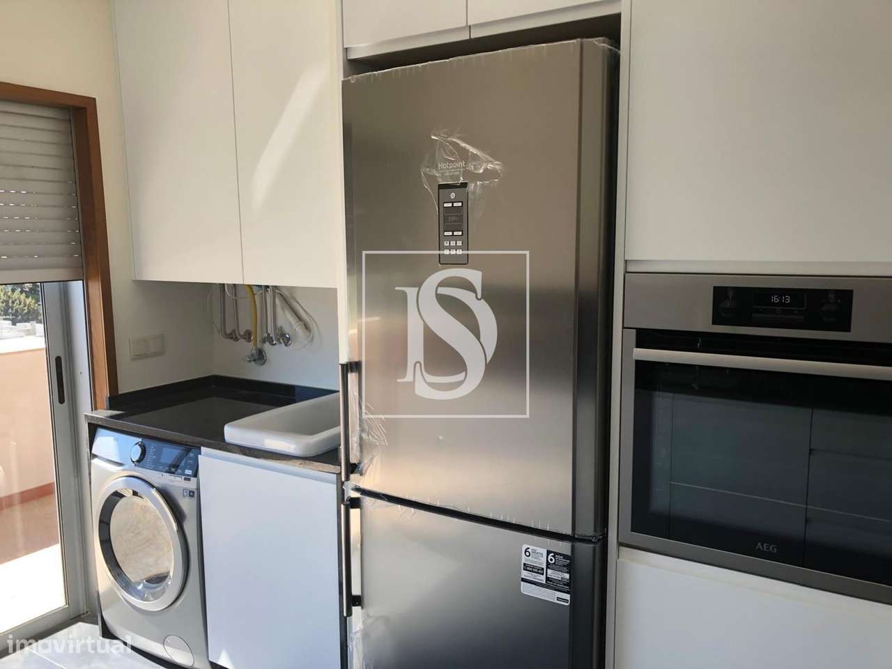 Apartamento T3 no CENTRO de Braga, c/2 SUITES, GARAGEM p/2 carros - Grande imagem: 3/26