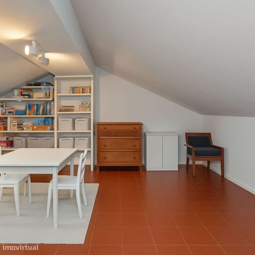 Moradia T4+1 para remodelação Gandarinha em Cascais-26