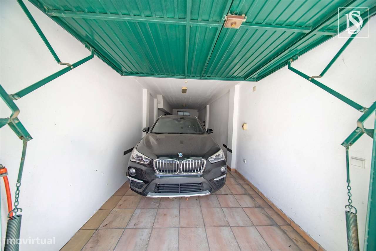 Apartamento T4 c/ Garagem-37