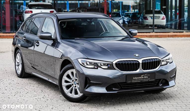 BMW Seria 3 318d Touring Advantage - 4