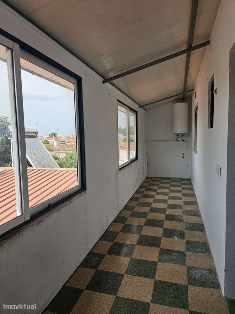 Moradia V5 com 10 Boxes para Cavalos no Coração da Golegã - Grande imagem: 5/38