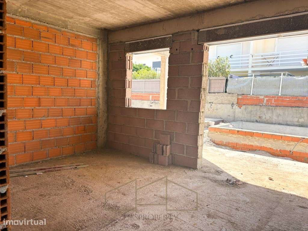 Moradia T4 em Fernão Ferro-8