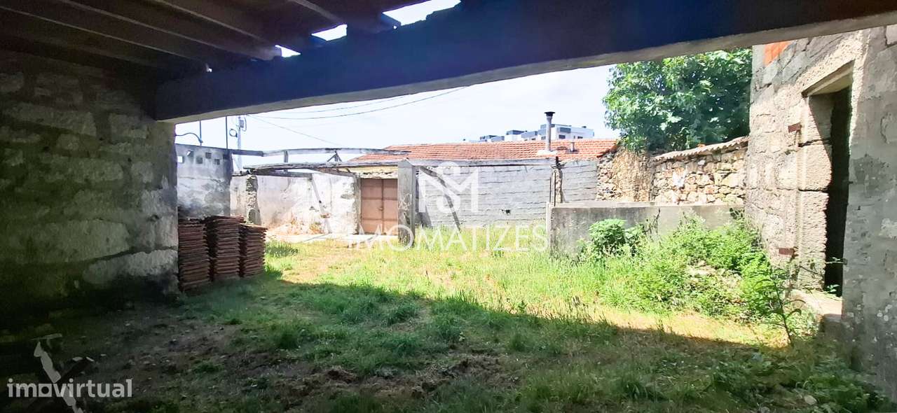 Moradia T3 isolada para reabilitação total - São Romão do Coronado-8