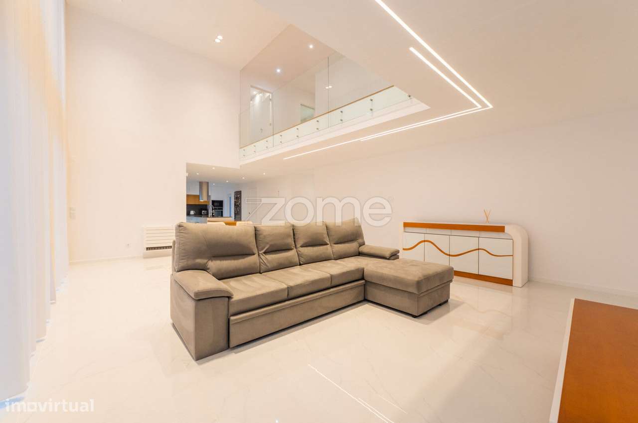 Moradia T4 com psicina-18