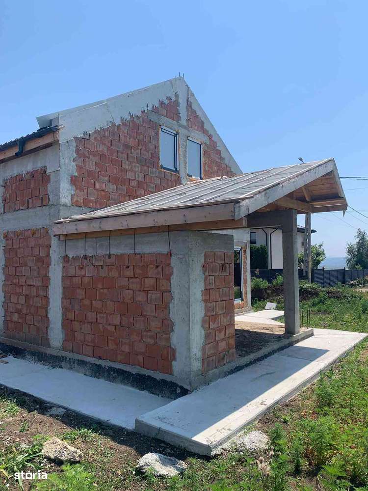 Casă la rosu de vanzare in Aroneanu, Iasi cu 750mp teren. - Imagine principală: 2/8