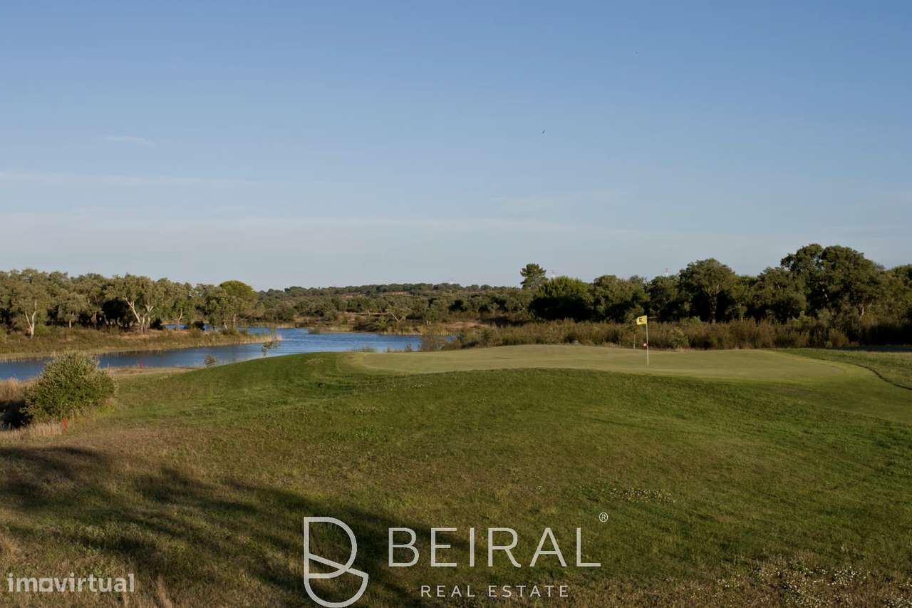 TERRENO DE PRESTÍGIO FRENTE AO LAGO NO GOLF DE SANTO ESTÊVÃO-24