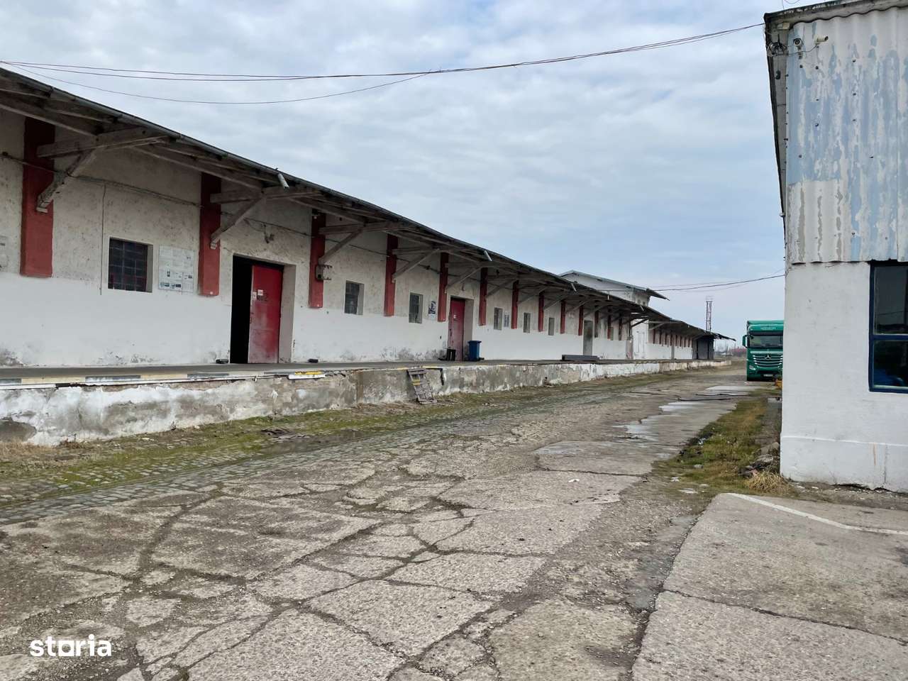 Inchiriem hale depozitare / productie zona port - Imagine principală: 2/12