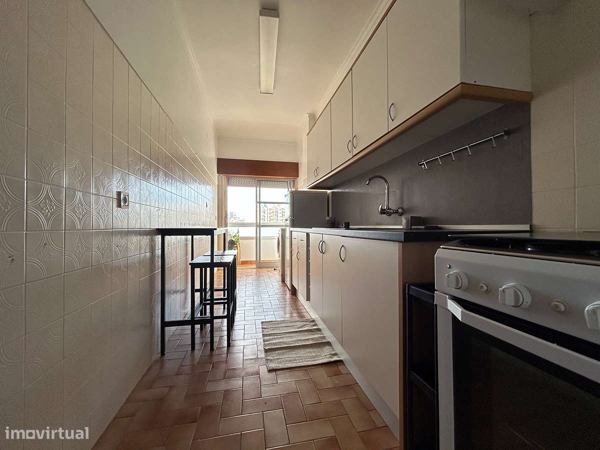 T2 Quinta da Piedade: mobilado e equipado, com varanda e elevador - Grande imagem: 4/8