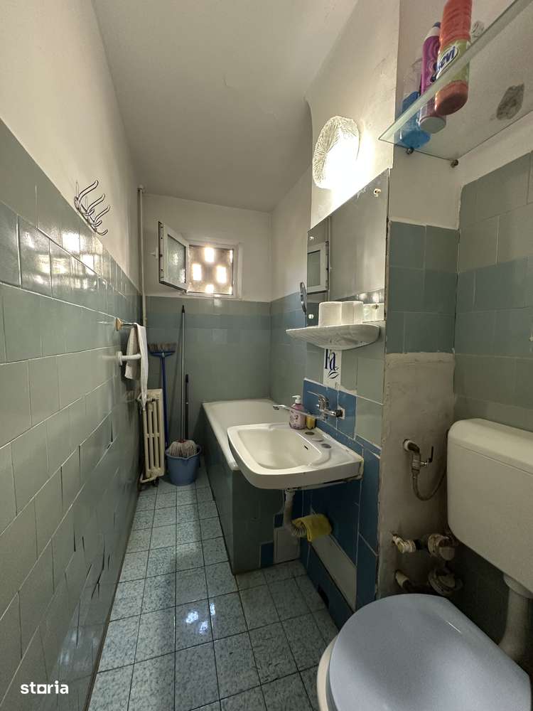 Agentia imobiliara VIGAFON vinde apartament 3 camere Malu Rosu-7