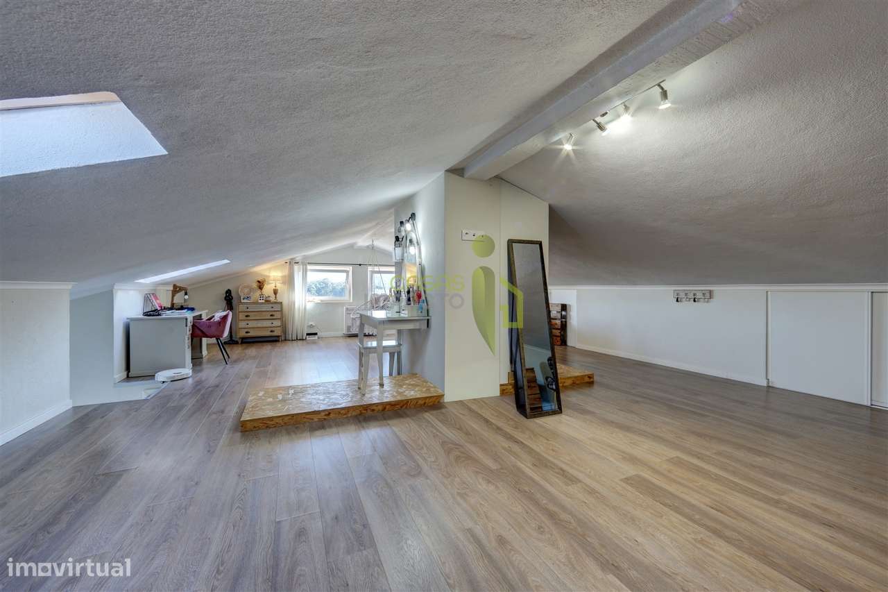 Moradia Clássica T3 transformada em T4, em Rio de Mouro, Sintra-28