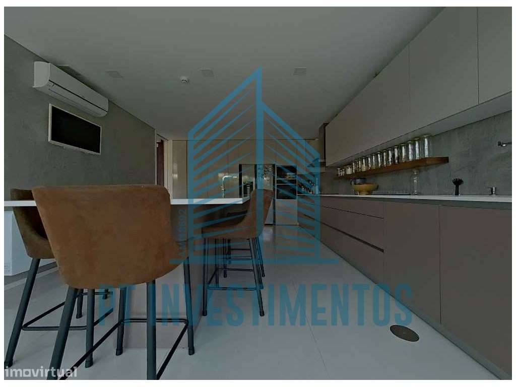 Moradia semi-nova T5+1 em Santa Joana - Aveiro-26