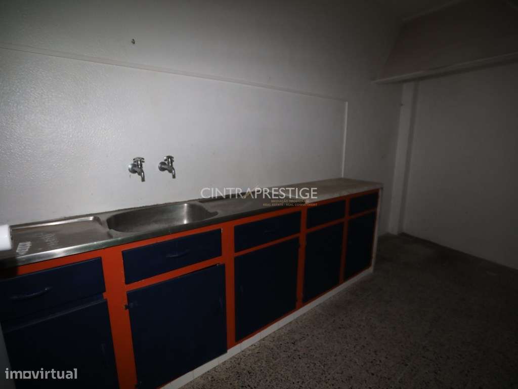 Sintra Estefanêa . Sala 30m2 com copa . - Grande imagem: 4/13