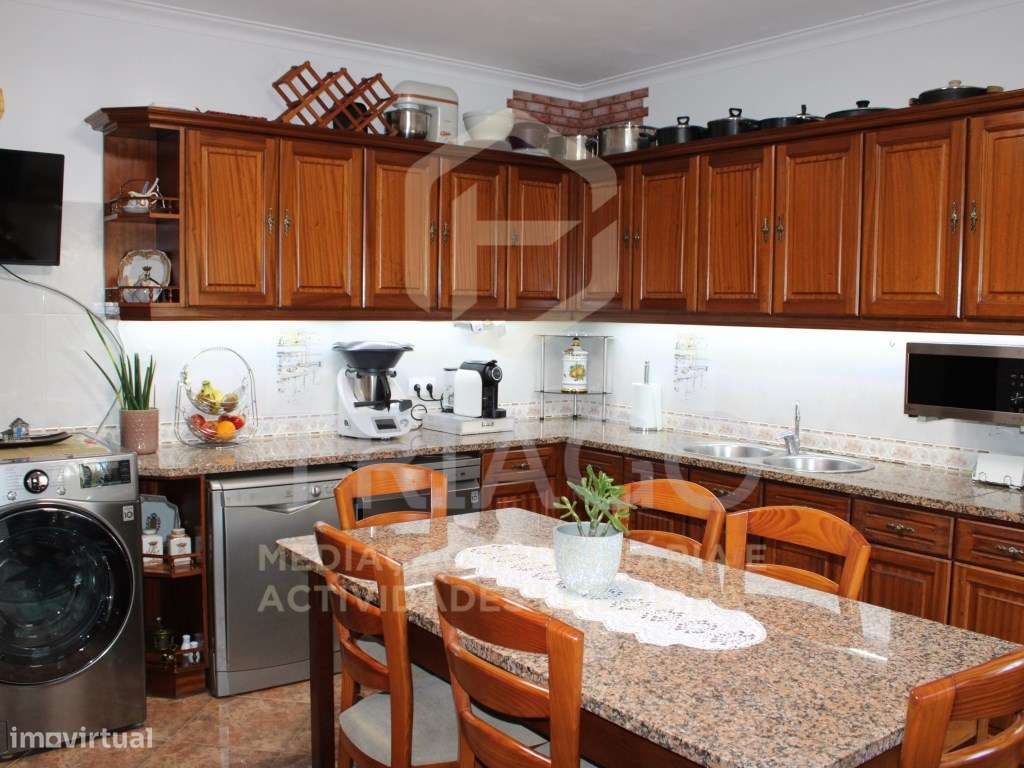 Fantástica Moradia T4 mais Escritório com Garagem-11