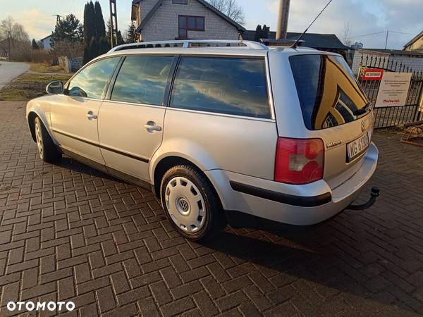 Volkswagen Passat 1.9 TDI Basis - 2