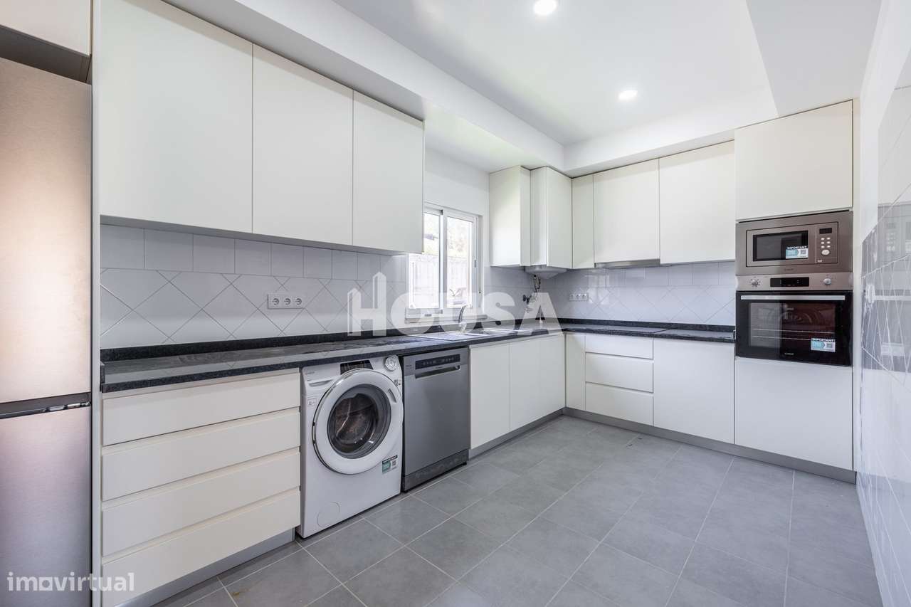 Moradia T3 Renovada | Azoia – Leiria-7