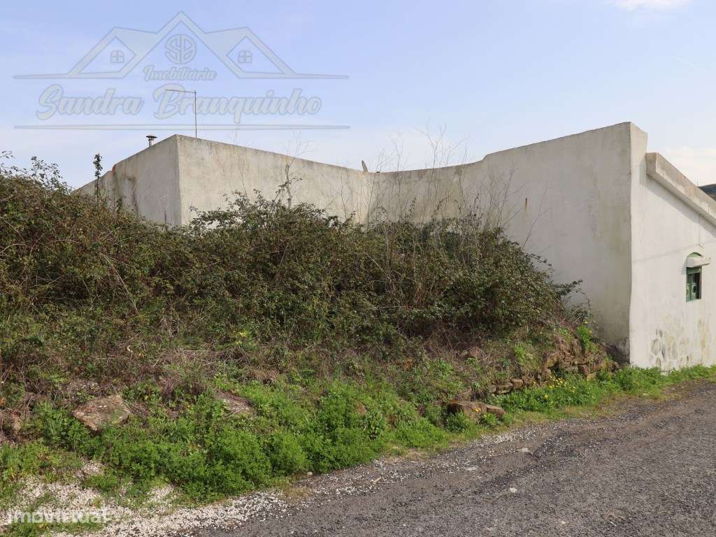 Moradia T3 com garagem e terreno 4120m2 - Grande imagem: 4/57