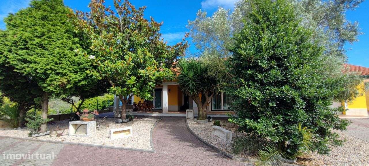 Moradia com 6 quartos, piscina e  Quinta envolvente em FEBRES-20