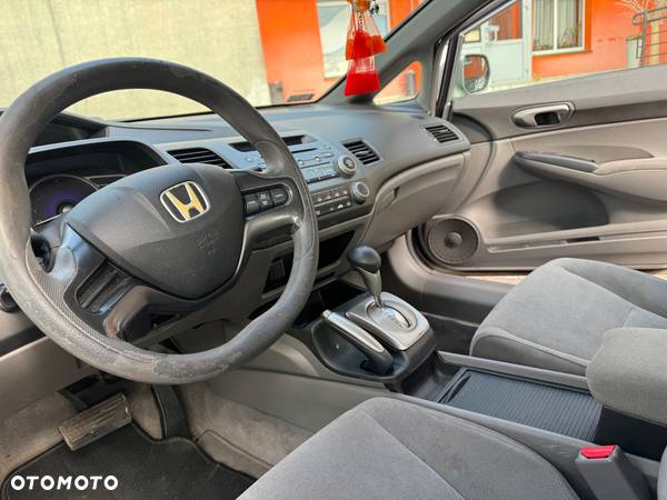 Honda Civic 1.8 Comfort - 11