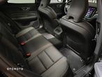 Volvo S60 B5 B R-Design - 3