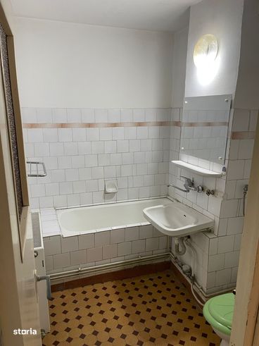 De vanzare apartament 3 camere (zona 800)-6