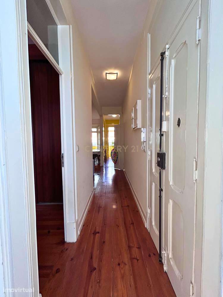 T2 Remodelado com Vista Lateral de Rio – 80m² - Grande imagem: 5/22