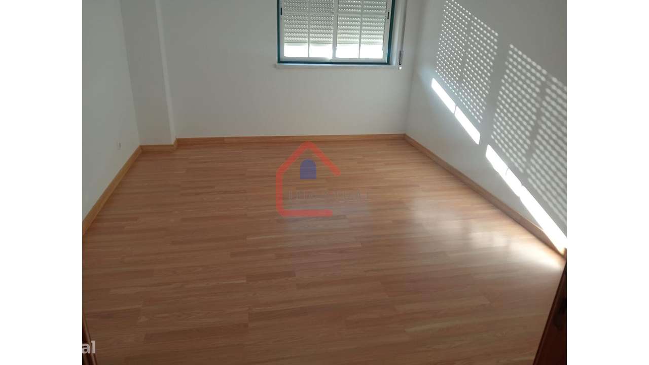 Apartamento T3 em Portugal-11