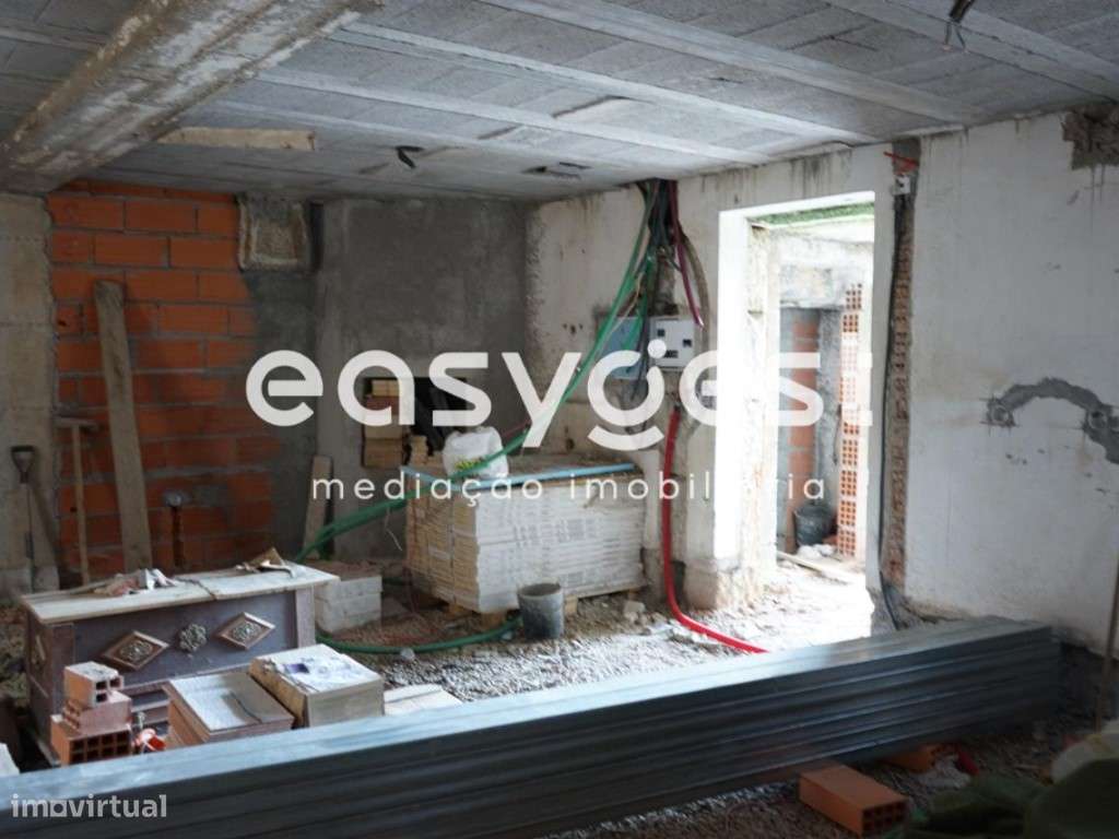 Moradia de granito em fase de acabamento na localidade Arrifana-Guarda - Grande imagem: 5/17