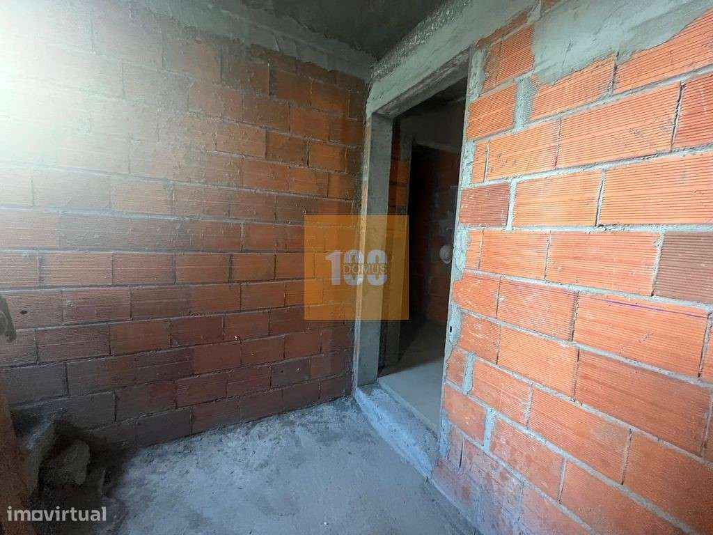 T0 novo com varanda - Fontinha Lux-13