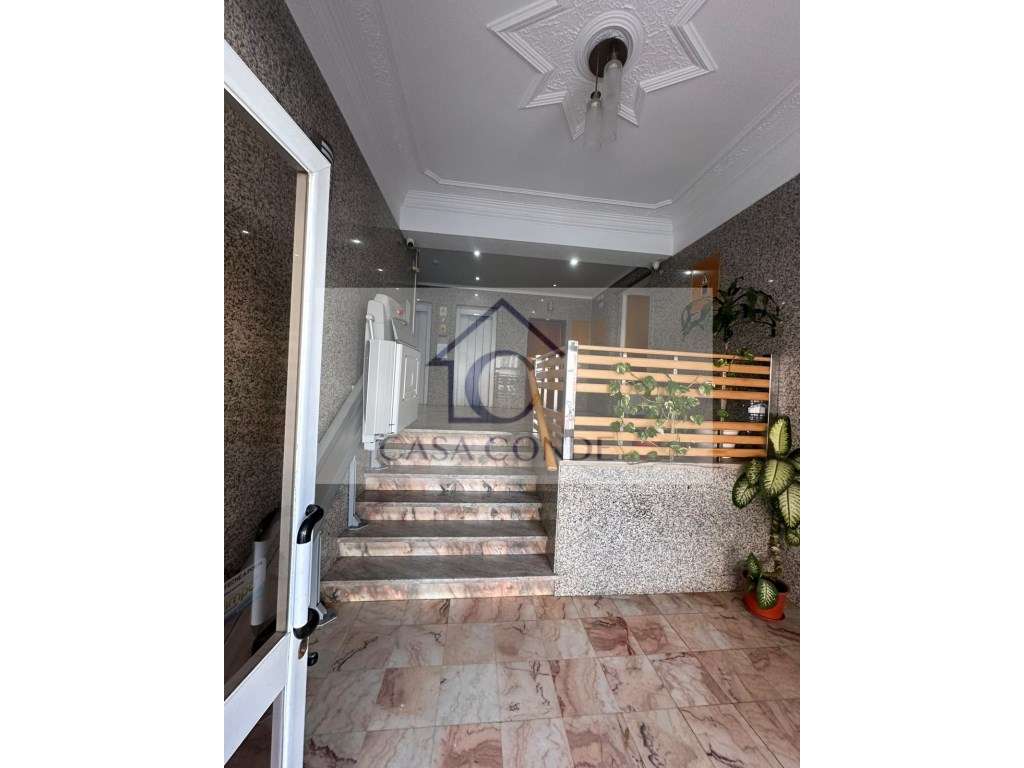 Apartamento T2 Totalmente Remodelado com Vista Privilegiada - Miratejo-14