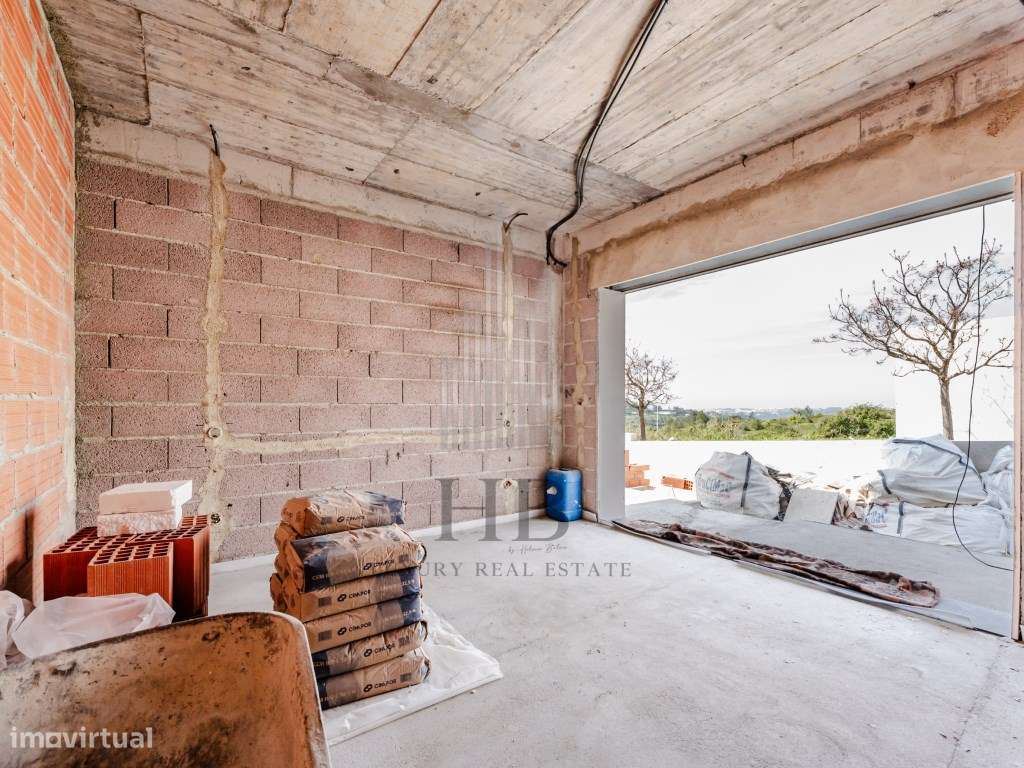 Moradia T4 de Luxo com Piscina Privativa e Jardim | Mafra-41