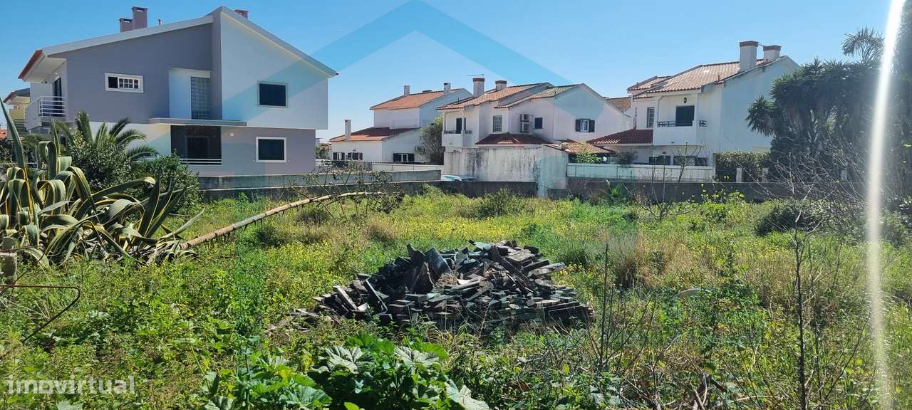 Terreno urbano com 977m² em Charneca de Caparica - Grande imagem: 5/9