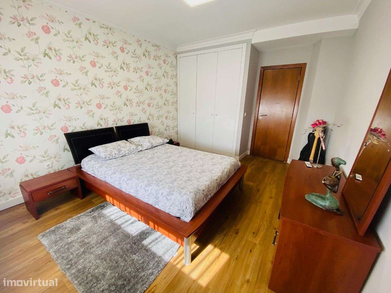Moradia T4 com grande garagem e jardim - perto da praia-25