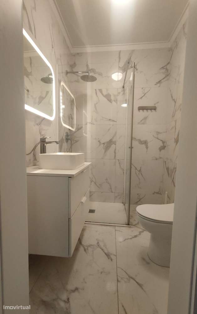 Apartamento T2 remodelado (r/c) com uma arrecadação generosa-12