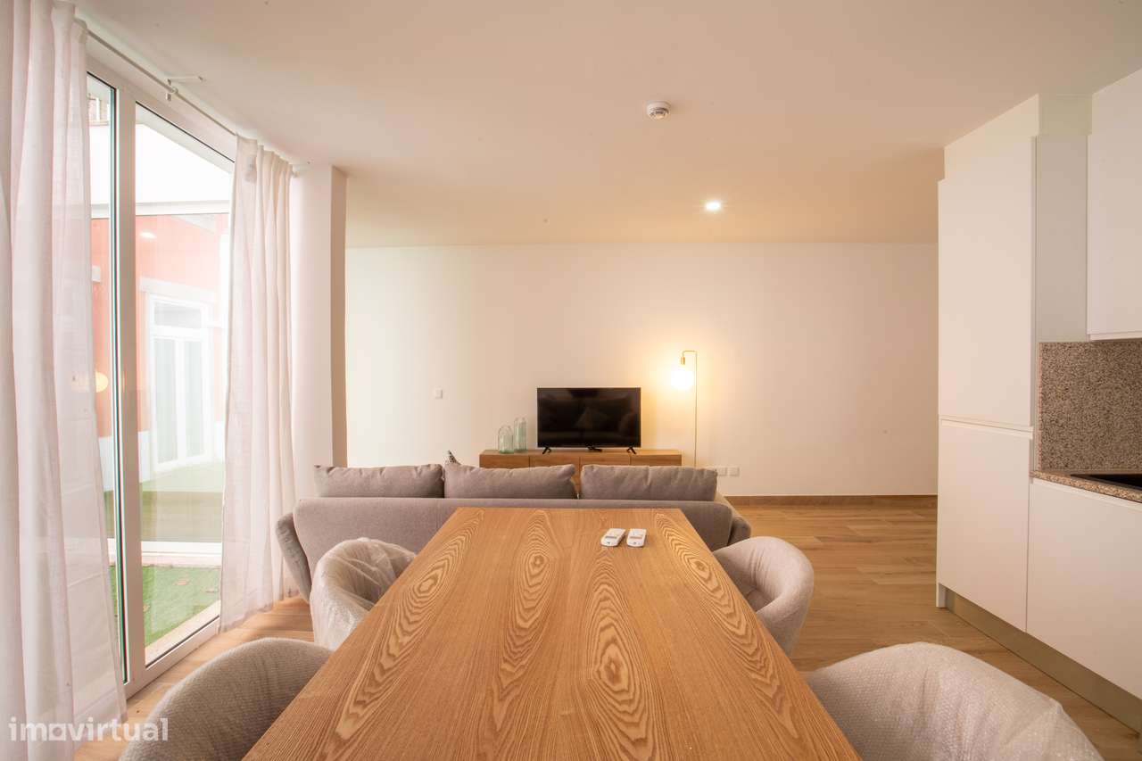 +6% Yield | Luxury Garden T2 no Centro Histórico do Porto – 107m²-6