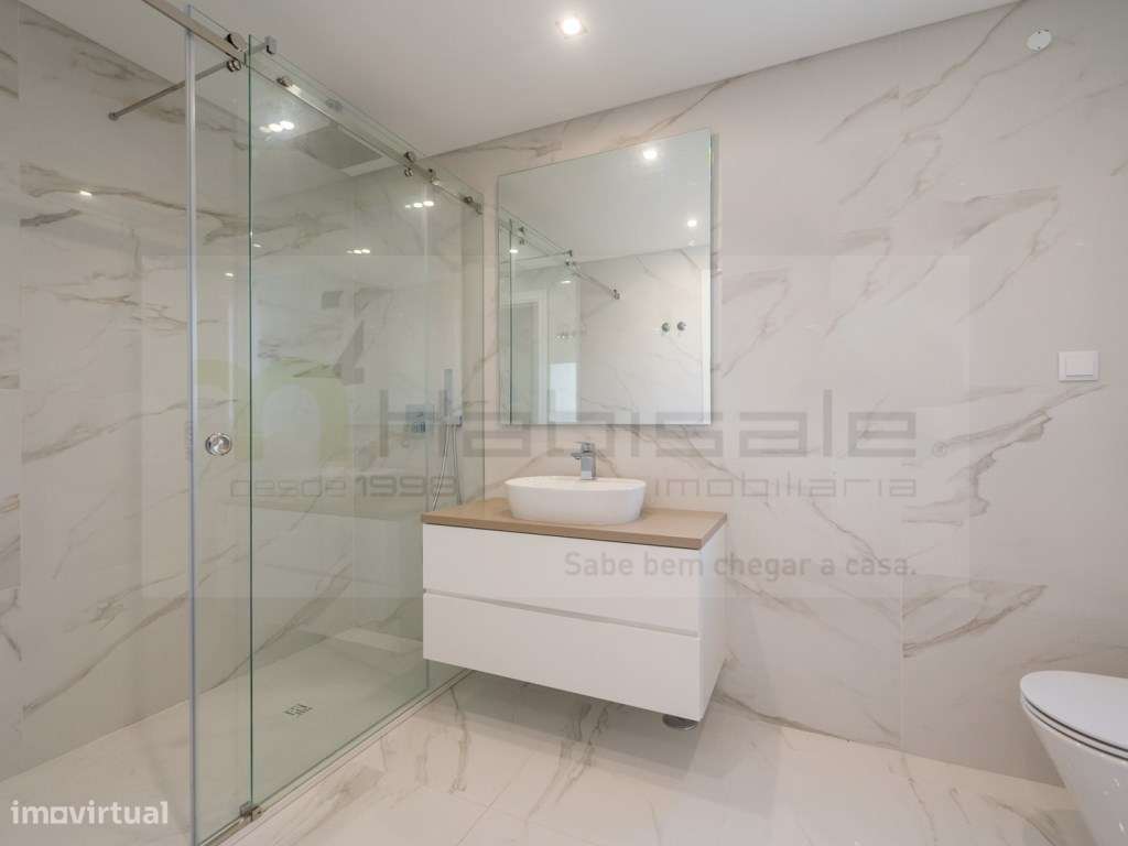 T3 Excelentes Acabamentos com Box Perto da Praia-11