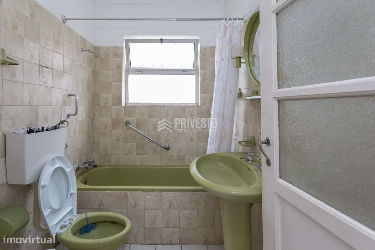 Prédio Devoluto com 3 Apartamentos | Lote 551 m² | Alcabideche-19