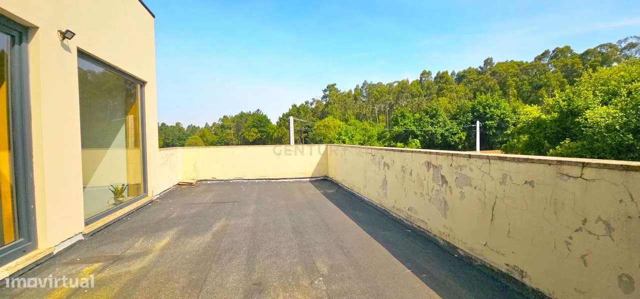 Moderna Moradia T4 com Piscina em Aldreu, Barcelos-24