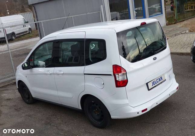 Ford Tourneo Courier 1.5 TDCi Trend - 5